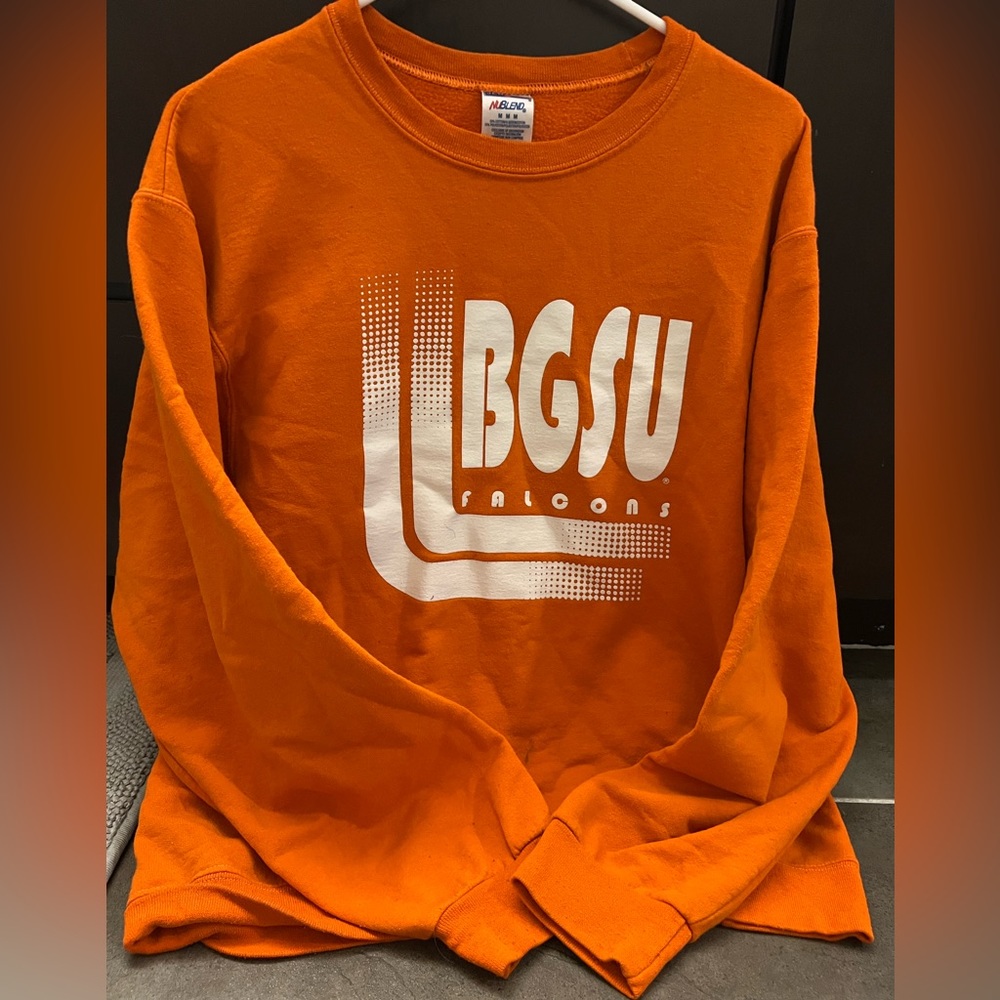 Medium orange BGSU sweatshirt